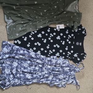 Xs Kohls Junior Dress Bundle - Olive, Black Daisy, Blue Floral